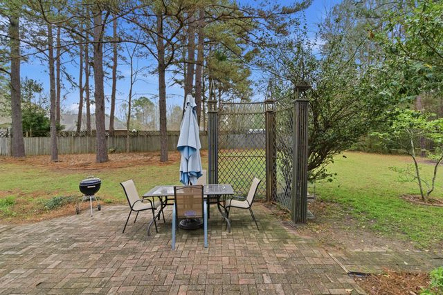 78 Summertree Pl, Hattiesburg, MS 39402