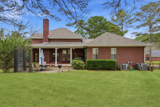 78 Summertree Pl, Hattiesburg, MS 39402