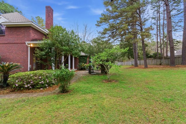 78 Summertree Pl, Hattiesburg, MS 39402