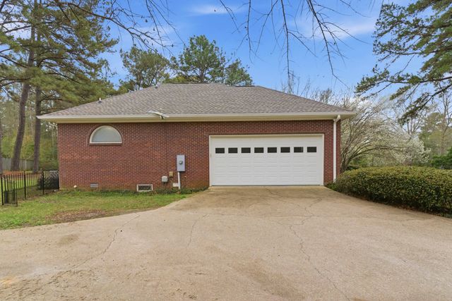 78 Summertree Pl, Hattiesburg, MS 39402