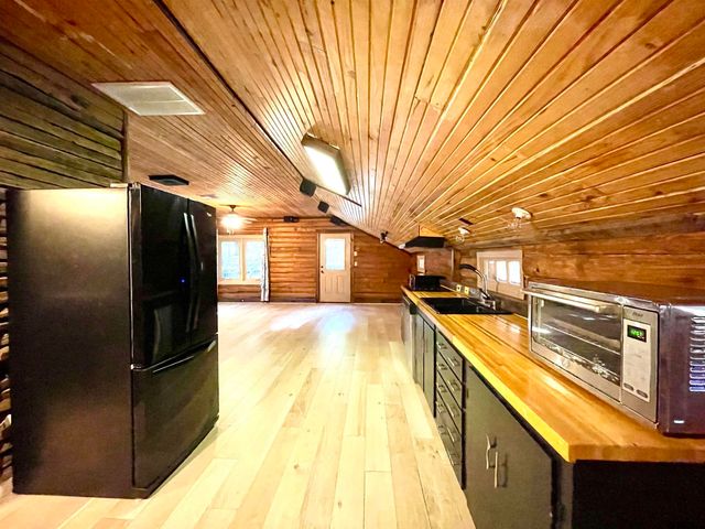 165 Sunny Glen, Holly Lake Ranch, TX 75765