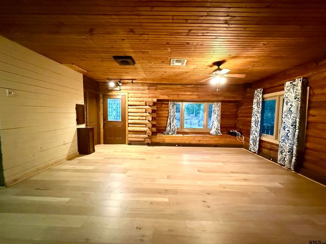 165 Sunny Glen, Holly Lake Ranch, TX 75765