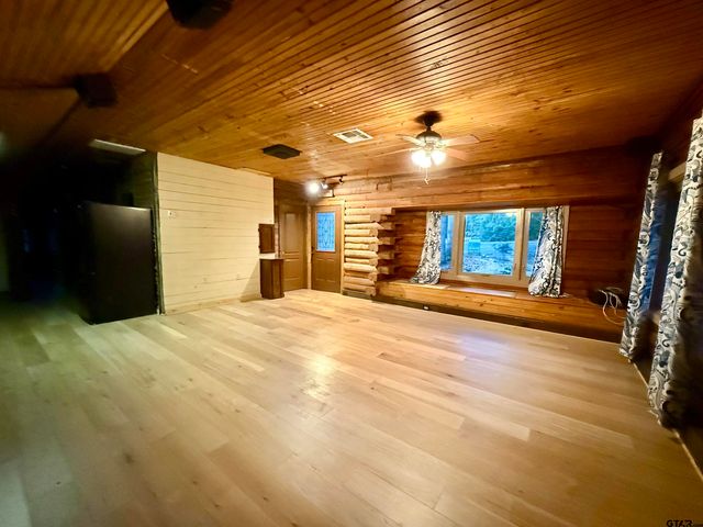 165 Sunny Glen, Holly Lake Ranch, TX 75765