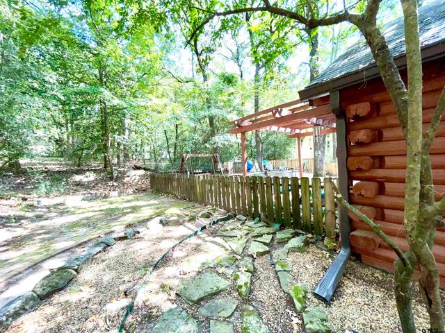 165 Sunny Glen, Holly Lake Ranch, TX 75765