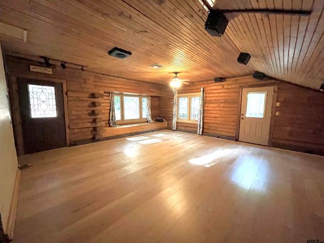 165 Sunny Glen, Holly Lake Ranch, TX 75765