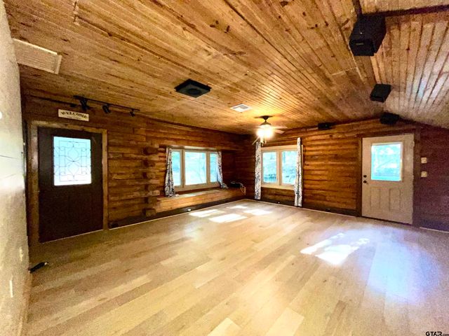 165 Sunny Glen, Holly Lake Ranch, TX 75765
