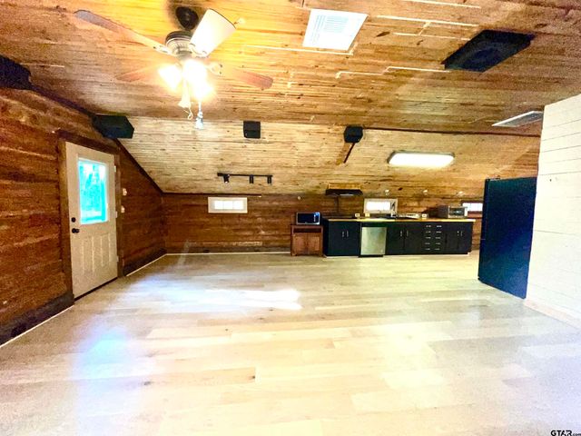 165 Sunny Glen, Holly Lake Ranch, TX 75765