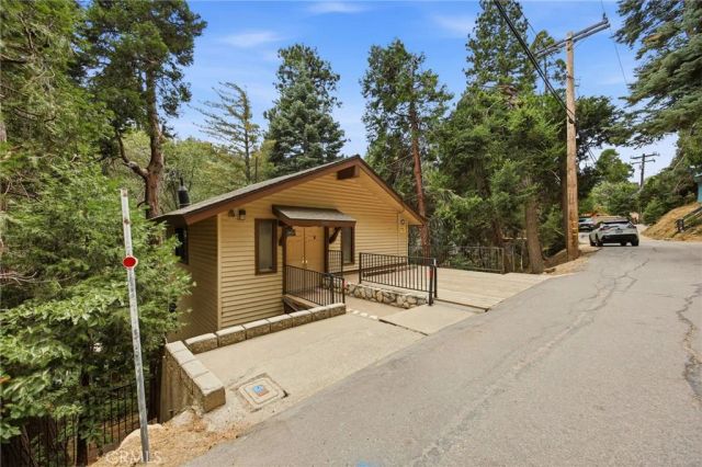 779 Virginia Court, Lake Arrowhead, CA 92352