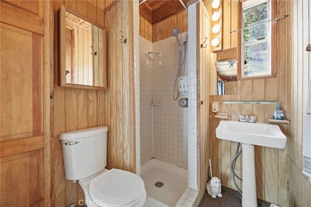 779 Virginia Court, Lake Arrowhead, CA 92352