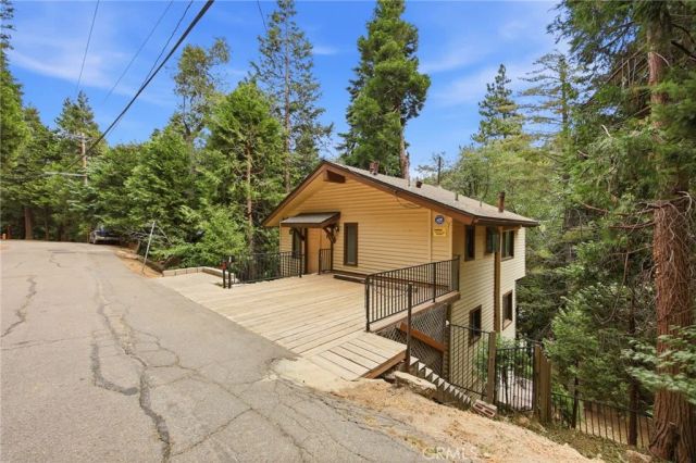 779 Virginia Court, Lake Arrowhead, CA 92352