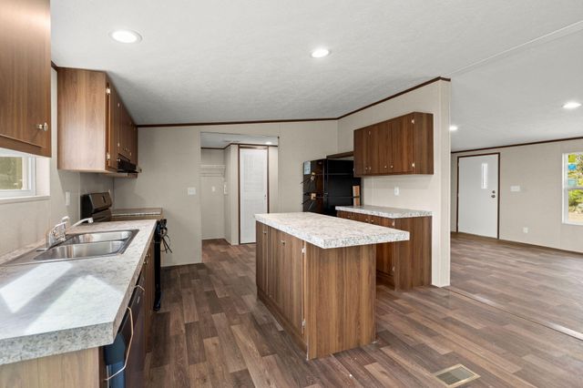 185 Thomas Road, Dorchester, SC 29437