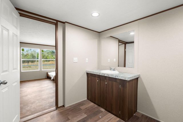 185 Thomas Road, Dorchester, SC 29437