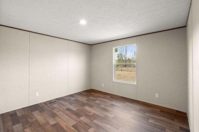 185 Thomas Road, Dorchester, SC 29437