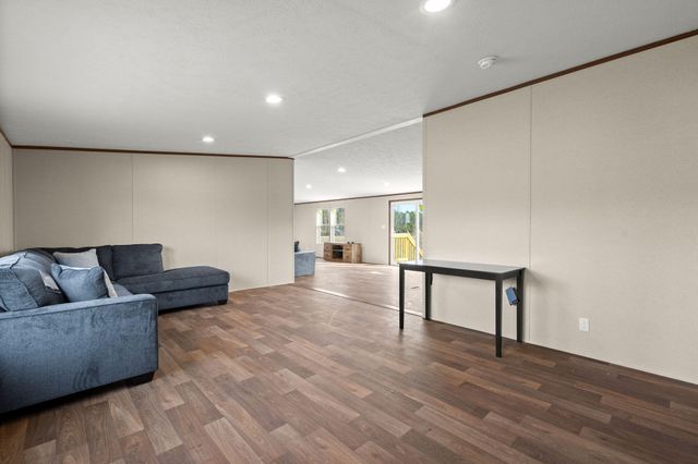 185 Thomas Road, Dorchester, SC 29437