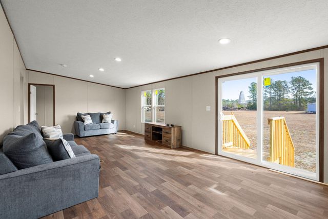 185 Thomas Road, Dorchester, SC 29437