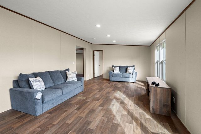 185 Thomas Road, Dorchester, SC 29437