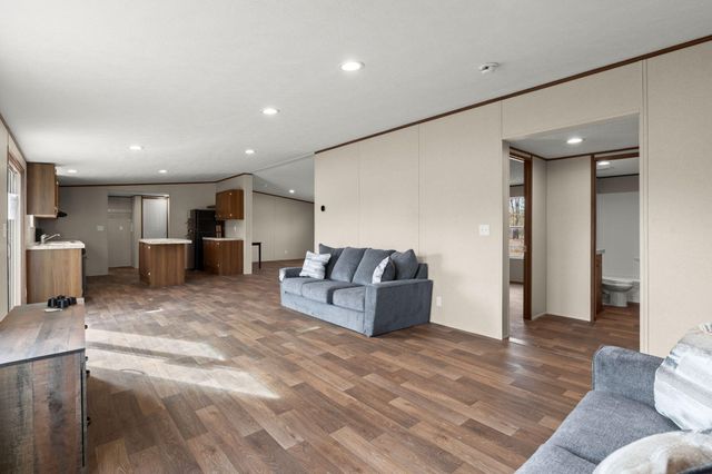 185 Thomas Road, Dorchester, SC 29437