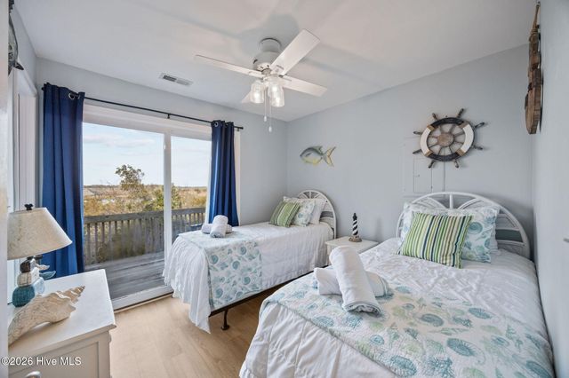 9 Bermuda Landing Place, N Topsail Beach, NC 28460