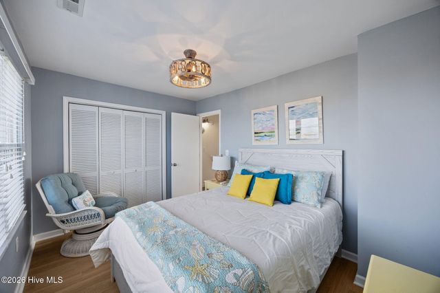 9 Bermuda Landing Place, N Topsail Beach, NC 28460