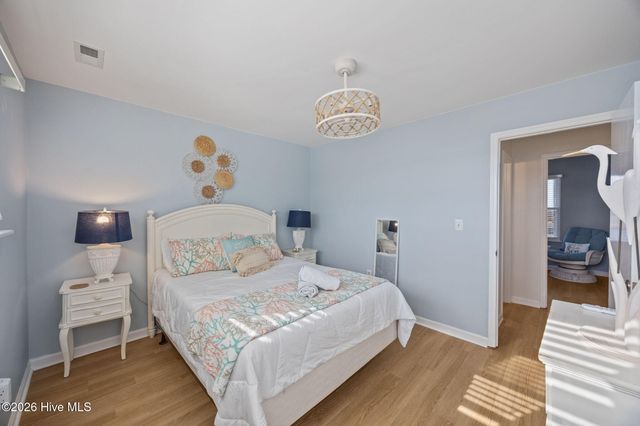 9 Bermuda Landing Place, N Topsail Beach, NC 28460