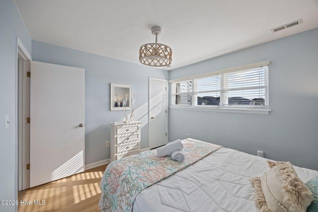 9 Bermuda Landing Place, N Topsail Beach, NC 28460