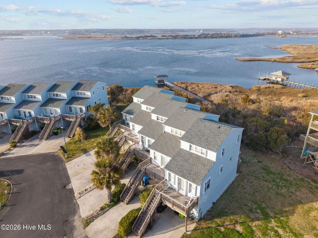 9 Bermuda Landing Place, N Topsail Beach, NC 28460