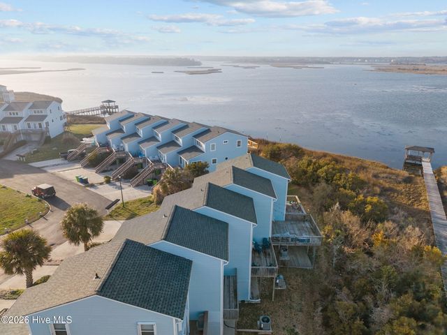 9 Bermuda Landing Place, N Topsail Beach, NC 28460