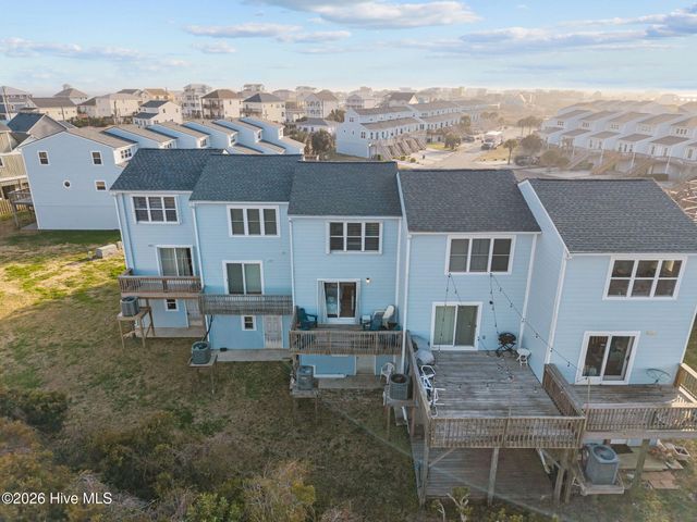9 Bermuda Landing Place, N Topsail Beach, NC 28460