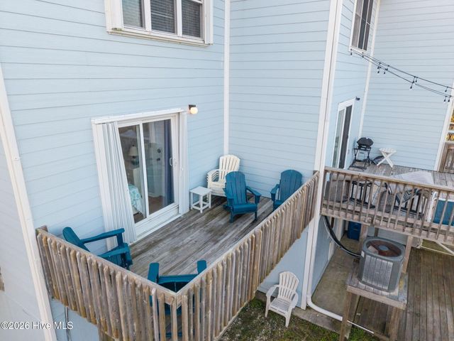 9 Bermuda Landing Place, N Topsail Beach, NC 28460