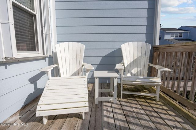 9 Bermuda Landing Place, N Topsail Beach, NC 28460