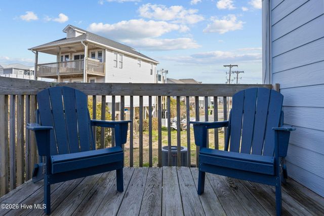 9 Bermuda Landing Place, N Topsail Beach, NC 28460