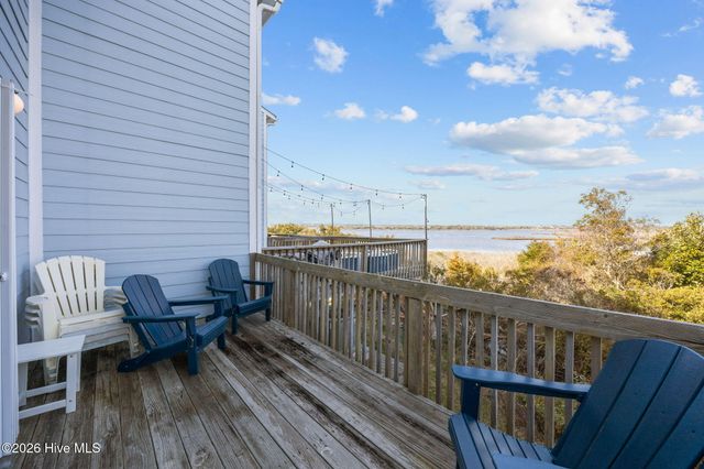 9 Bermuda Landing Place, N Topsail Beach, NC 28460