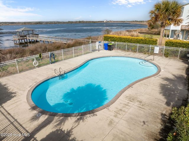 9 Bermuda Landing Place, N Topsail Beach, NC 28460