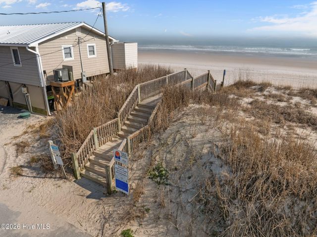 9 Bermuda Landing Place, N Topsail Beach, NC 28460