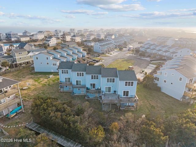 9 Bermuda Landing Place, N Topsail Beach, NC 28460