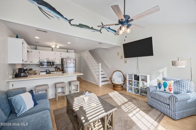 9 Bermuda Landing Place, N Topsail Beach, NC 28460