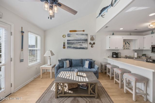 9 Bermuda Landing Place, N Topsail Beach, NC 28460