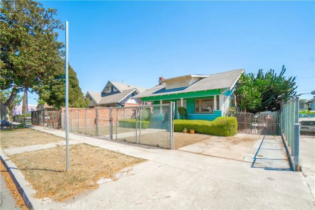 1430 W 51st, Los Angeles, CA 90062