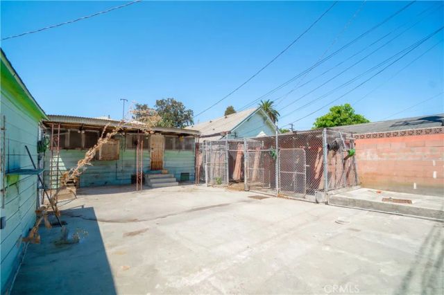 1430 W 51st, Los Angeles, CA 90062
