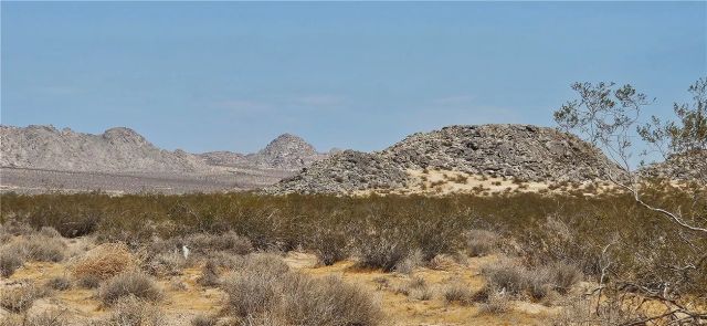 800 Lincoln Rd., Lucerne Valley, CA 92356