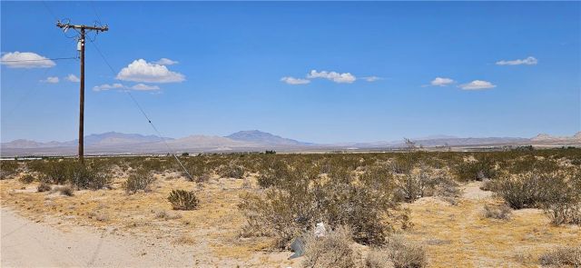 800 Lincoln Rd., Lucerne Valley, CA 92356