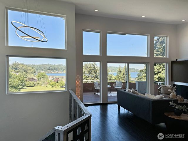 1649 Stewart Road, Freeland, WA 98249