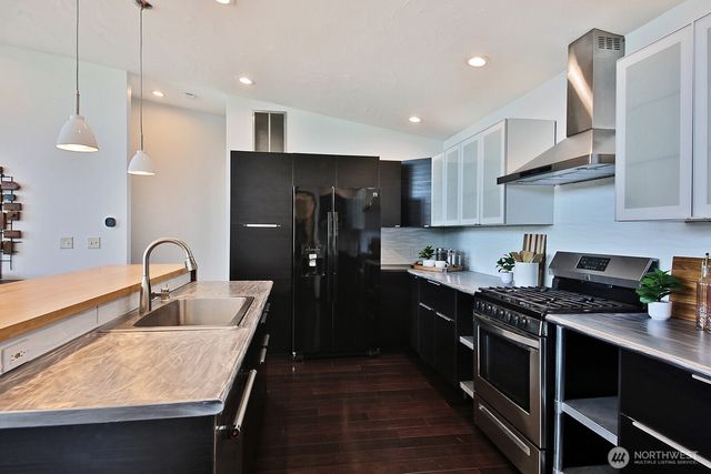 1649 Stewart Road, Freeland, WA 98249