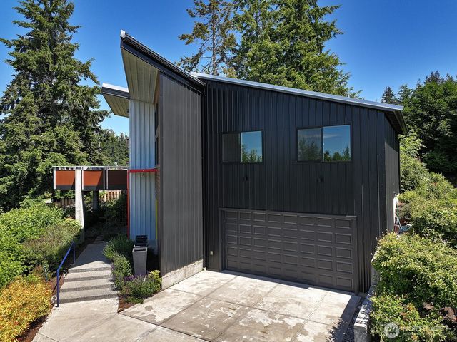 1649 Stewart Road, Freeland, WA 98249