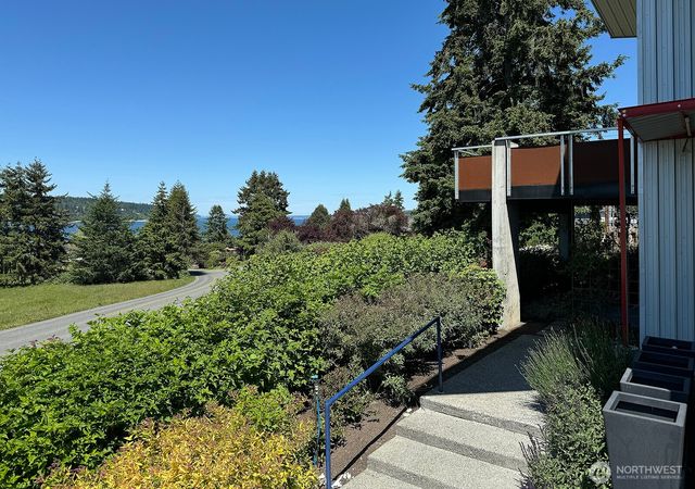 1649 Stewart Road, Freeland, WA 98249