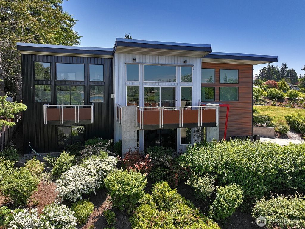 1649 Stewart Road, Freeland, WA 98249