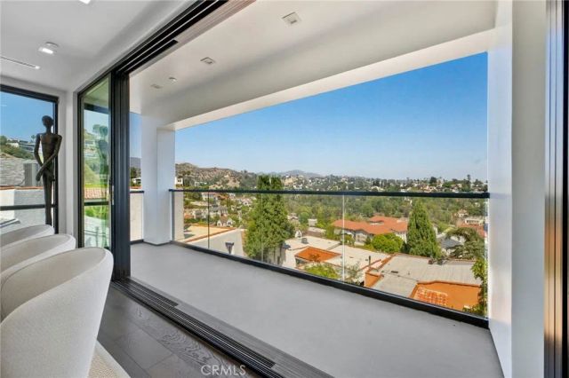 2033 Glencoe, Los Angeles, CA 90068