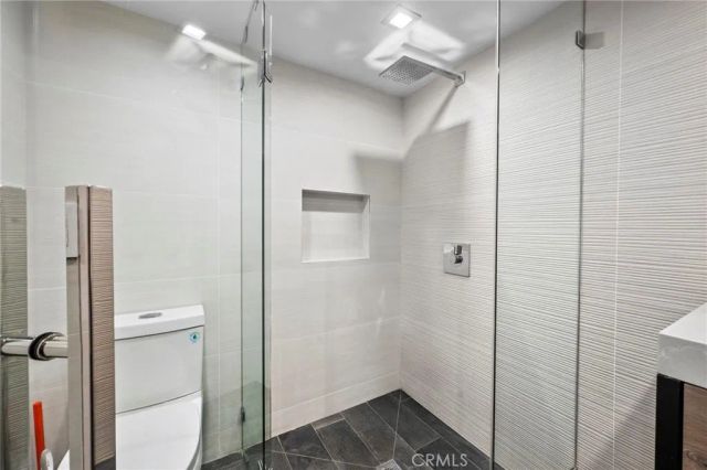 2033 Glencoe, Los Angeles, CA 90068