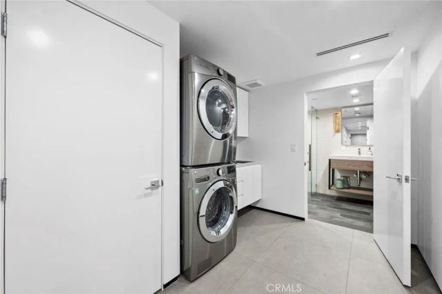 2033 Glencoe, Los Angeles, CA 90068
