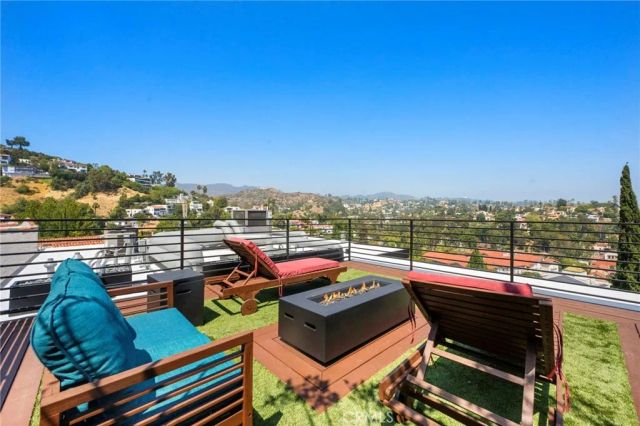 2033 Glencoe, Los Angeles, CA 90068